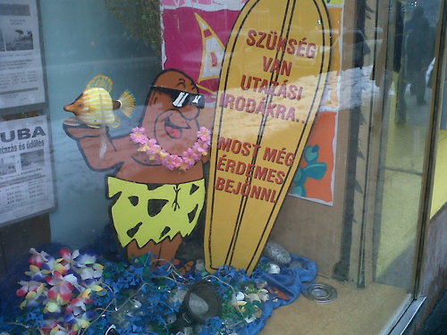 windowshoppinginbudapest:
Travel agency.
zomg